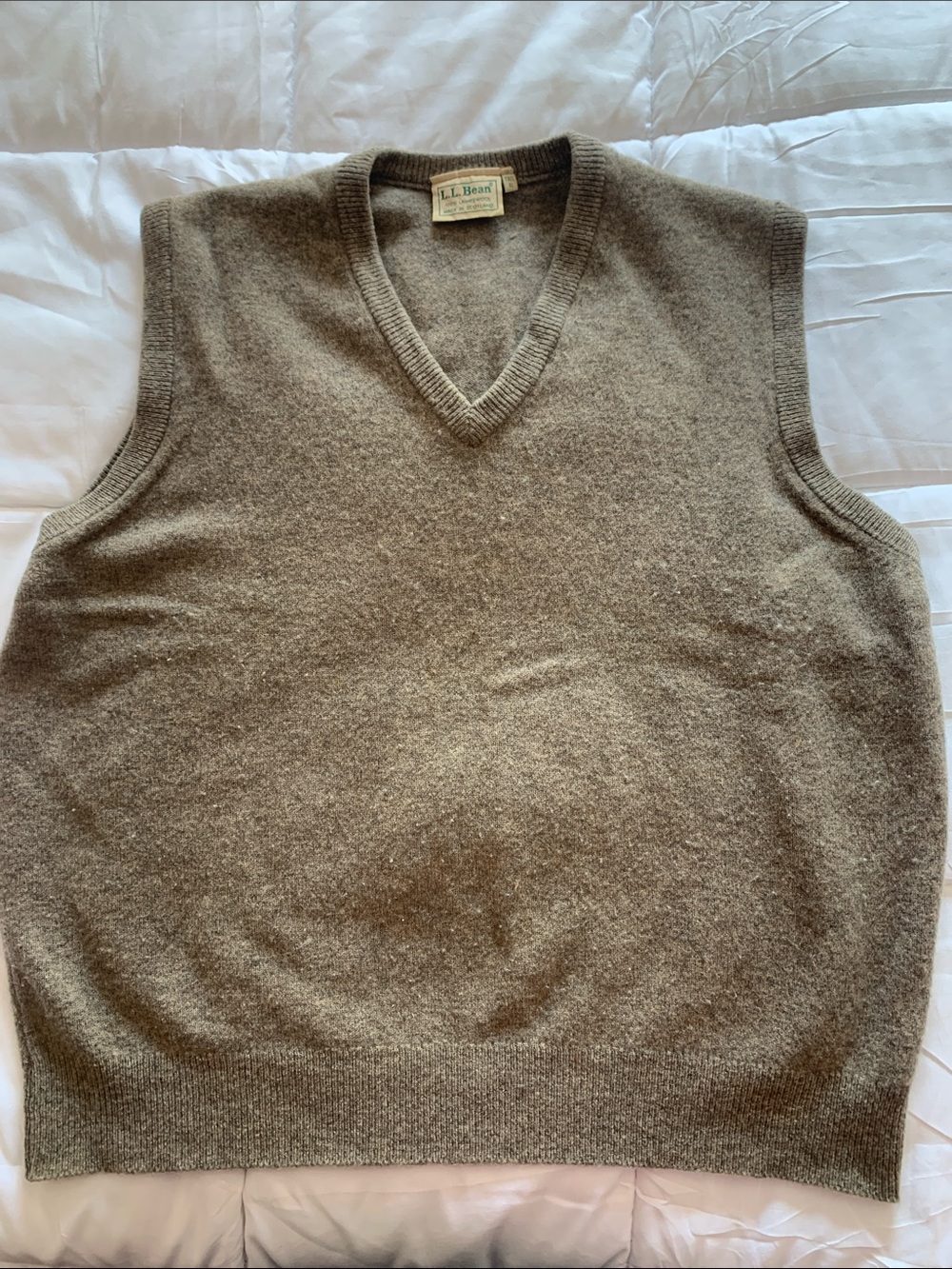 L.L. Bean Men’s Taupe V-Neck Sweater Vest Lambswool Men’s XL